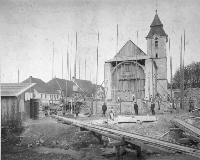 schwarz-weiß-Bild Kirche Schnaittenbach Bau