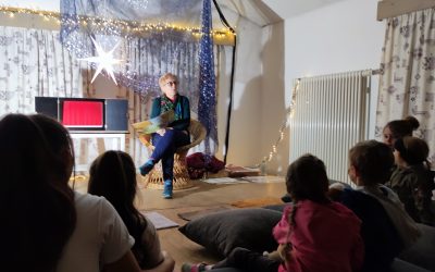 Vorleseaktion der Bücherei mit Kamishibai im Rahmen des Pfarrfestes